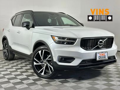 Used 2019 Volvo XC40 T5 R-Design