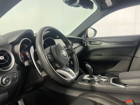 Used 2023 Alfa Romeo Stelvio Sprint image 23