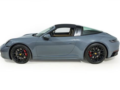 Used 2024 Porsche 911 Targa 4 GTS image 3