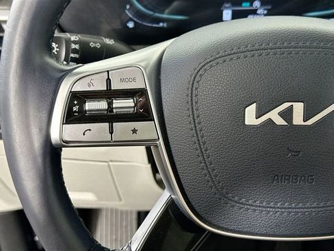 Used 2023 Kia Telluride EX w/ EX Captain's Chair Package AWD/4WD image 22