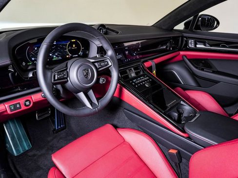 New 2026 Porsche Panamera Turbo image 4