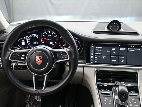 Used 2017 Porsche Panamera 4S w/ Premium Package Plus image 11