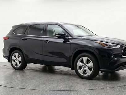 Used 2025 Toyota Highlander LE