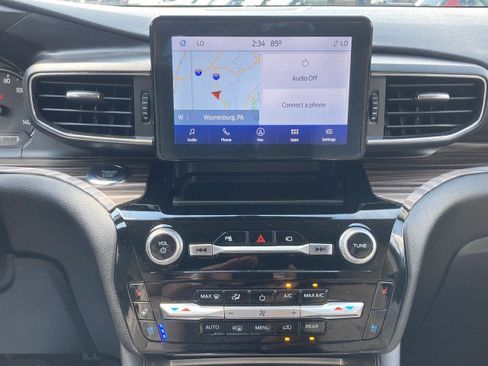 Certified 2022 Ford Explorer Limited w/ Equipment Group 301A AWD/4WD image 14