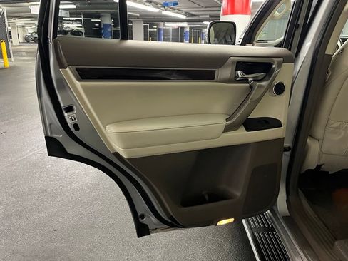 Used 2014 Lexus GX 460 Luxury AWD/4WD image 21