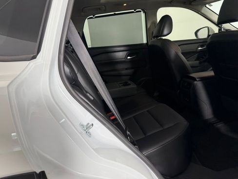 Used 2024 Nissan Rogue SV w/ SV Premium Package FWD image 28