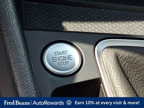 Certified 2025 Volkswagen Jetta SEL FWD image 29