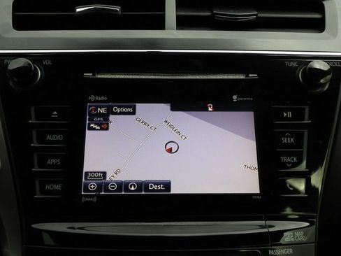 Used 2017 Toyota Prius V Four image 8