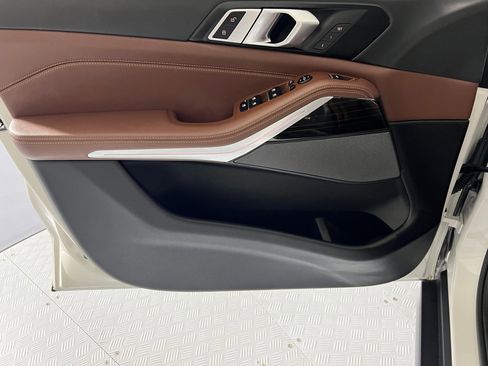 Used 2025 BMW X5 sDrive40i w/ Premium Package image 10