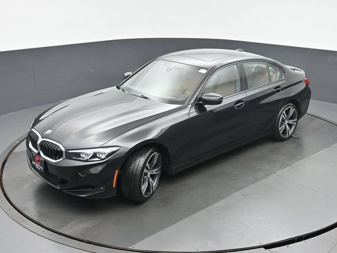 Used 2023 BMW 330i xDrive Sedan w/ Premium Package AWD/4WD image 34