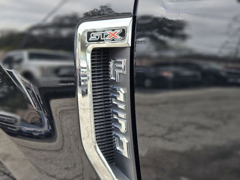 Used 2022 Ford F250 XL w/ STX Appearance Package image 11
