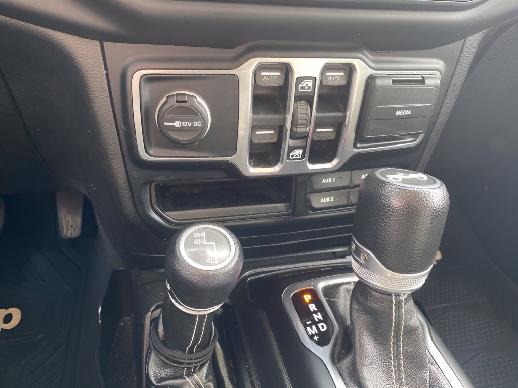 Used 2019 Jeep Wrangler Unlimited Sahara w/ Advanced Safety Group AWD/4WD image 19