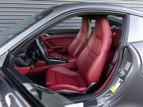 Certified 2021 Porsche 911 Carrera S RWD image 5