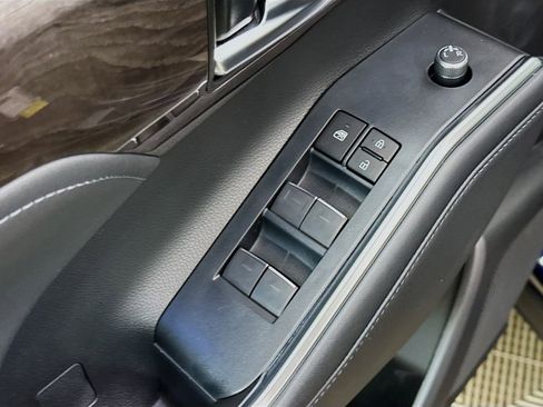 Used 2022 Toyota Highlander Platinum image 18