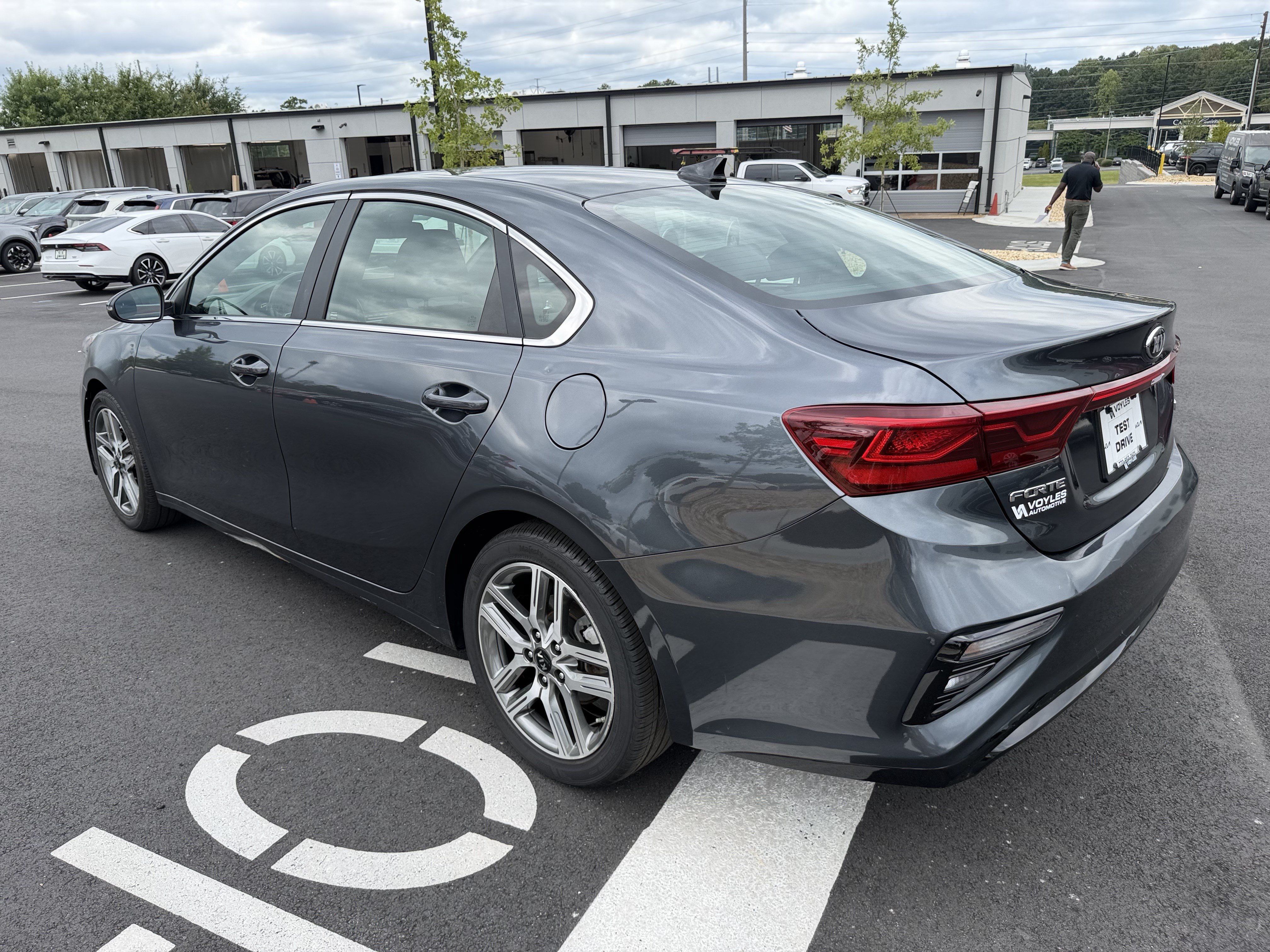 Used 2020 Kia Forte EX FWD image 3