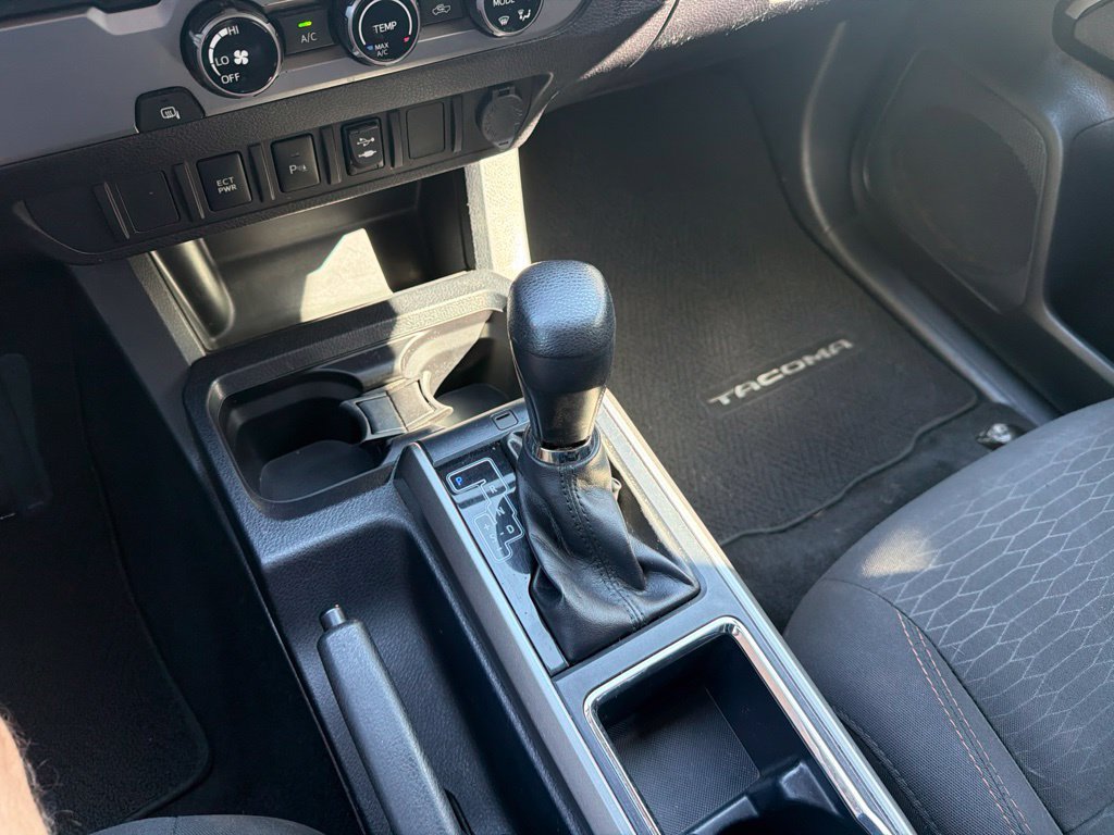 Used 2017 Toyota Tacoma SR5 w/ Tow Package RWD image 23