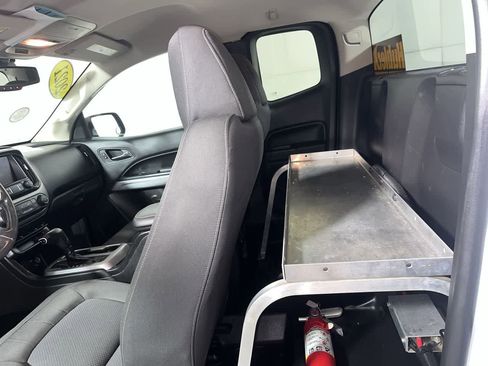 Used 2021 Chevrolet Colorado LT w/ Fleet Safety Package image 24