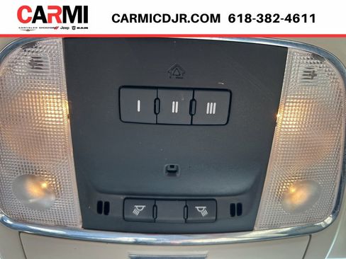 Used 2022 Chrysler 300 Touring L RWD image 23