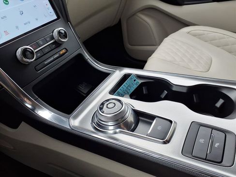 Used 2024 Ford Edge Titanium w/ Equipment Group 301A image 17