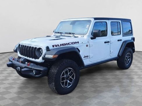 Used 2024 Jeep Wrangler Unlimited Rubicon w/ Capability Package image 3