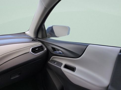 Used 2018 Chevrolet Equinox Premier FWD image 13