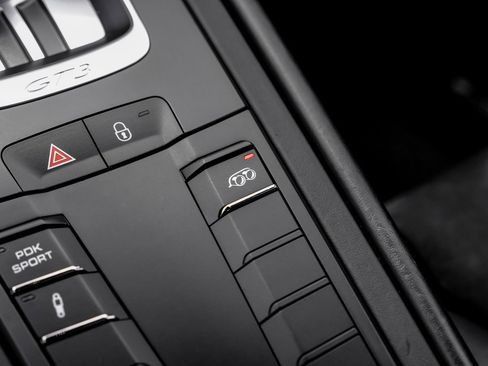 Used 2015 Porsche 911 GT3 image 24