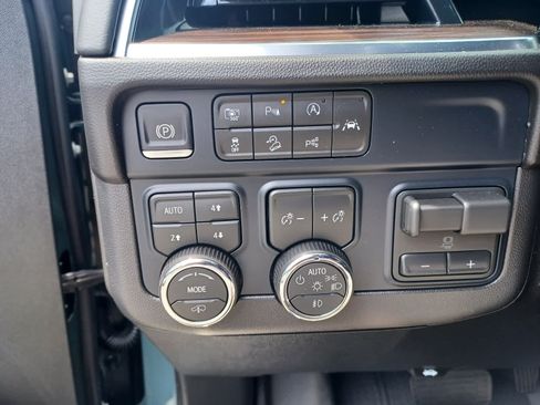 Used 2026 Chevrolet Tahoe Z71 w/ Z71 Off-Road Package AWD/4WD image 16