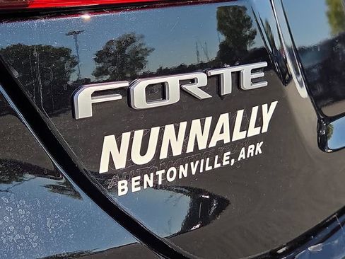 Used 2023 Kia Forte LXS w/ LXS Technology Package FWD image 10
