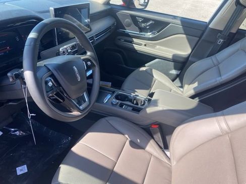 New 2025 Lincoln Corsair Grand Touring AWD/4WD image 16