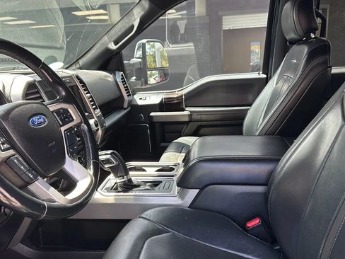 Used 2017 Ford F150 Platinum w/ Equipment Group 701A Luxury AWD/4WD image 14