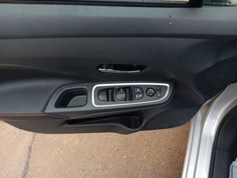 New 2025 Nissan Versa SR w/ Trunk Package image 24