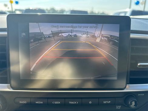 Used 2024 Hyundai Venue SEL image 30