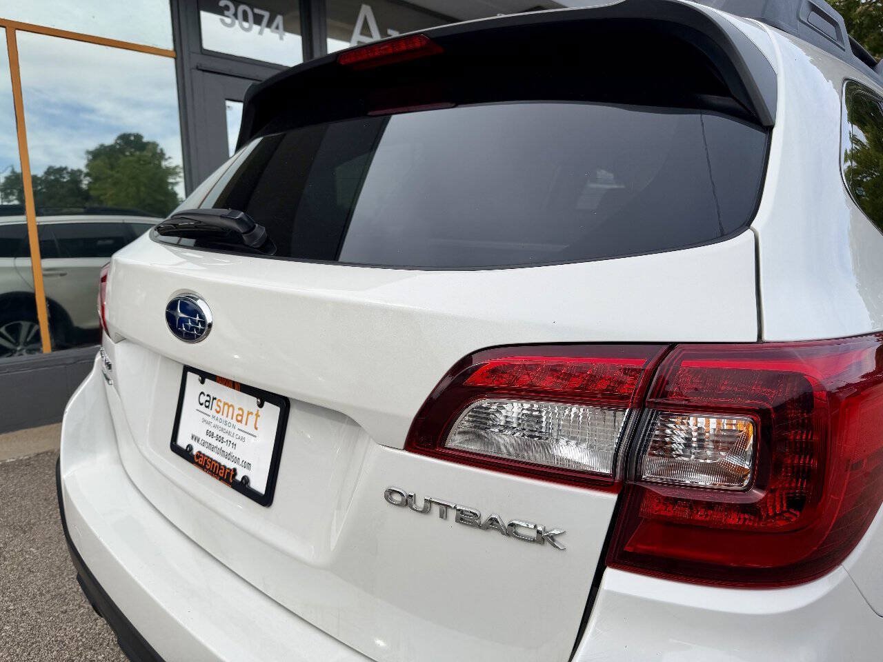 Used 2019 Subaru Outback 2.5i Limited AWD/4WD image 8