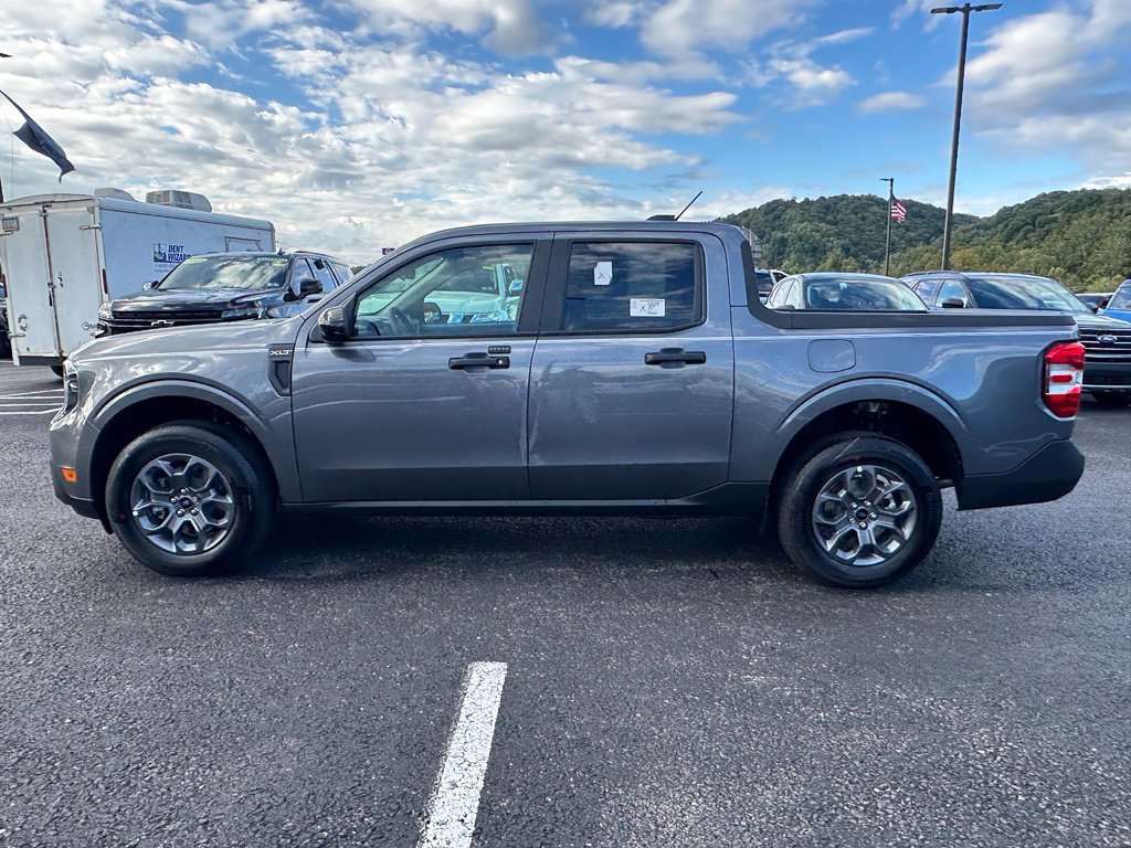 New 2026 Ford Maverick XLT w/ Equipment Group 301A AWD/4WD image 2