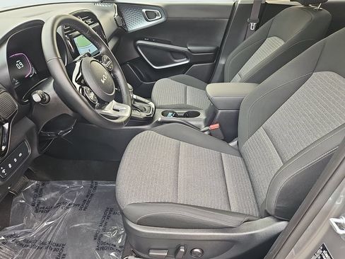 Certified 2023 Kia Soul EX FWD image 30