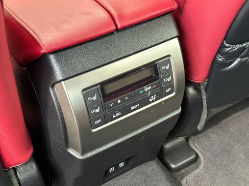 Used 2022 Lexus GX 460 Premium w/ Accessory Package AWD/4WD image 13