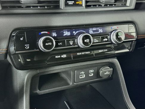Certified 2025 Honda Pilot TrailSport image 15