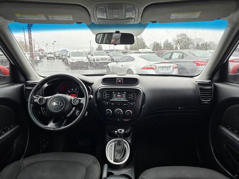 Used 2016 Kia Soul + w/ Designer's Package FWD image 12