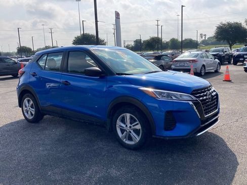 Used 2024 Nissan Kicks S FWD image 3