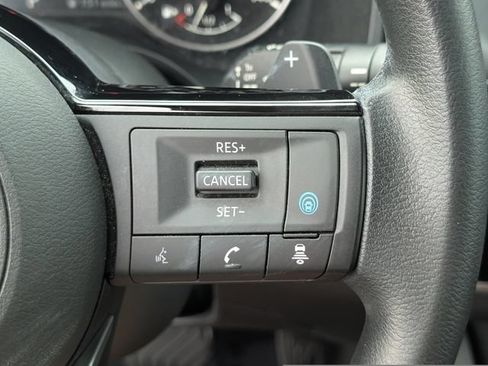 Used 2023 Nissan Rogue SV FWD image 19