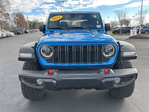 Used 2024 Jeep Gladiator Rubicon w/ Technology Group image 2