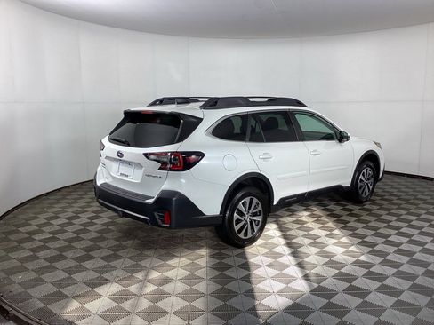 Used 2020 Subaru Outback Premium image 2