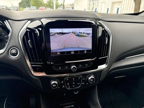 Used 2023 Chevrolet Traverse LT AWD/4WD image 19