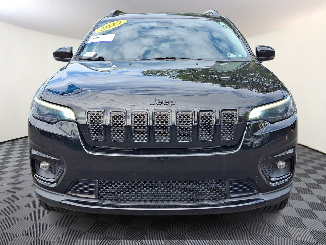 Used 2019 Jeep Cherokee Latitude Plus AWD/4WD image 2