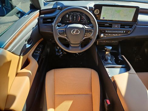 Used 2023 Lexus ES 250 ES 250 w/ Premium Package image 11