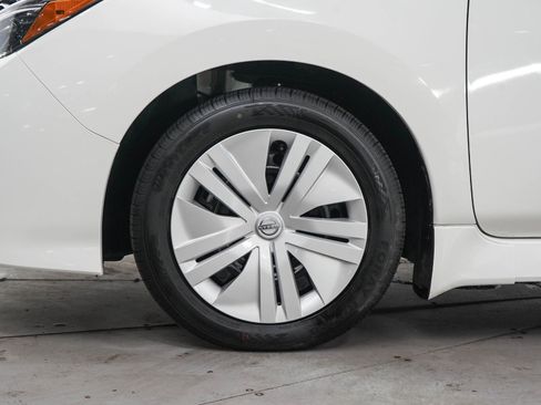 Used 2025 Nissan Leaf S FWD image 29