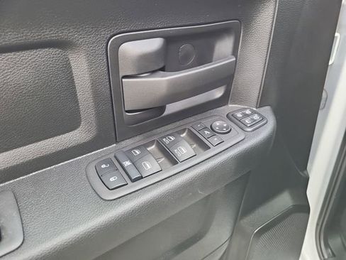 Used 2024 RAM 2500 Tradesman w/ Chrome Appearance Group image 15