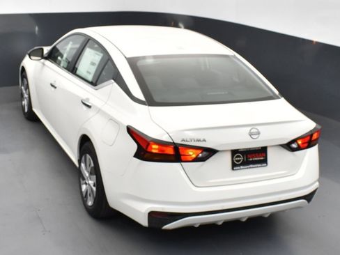 Used 2025 Nissan Altima 2.5 S image 47