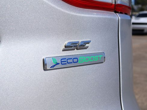 Used 2015 Ford Escape SE image 7