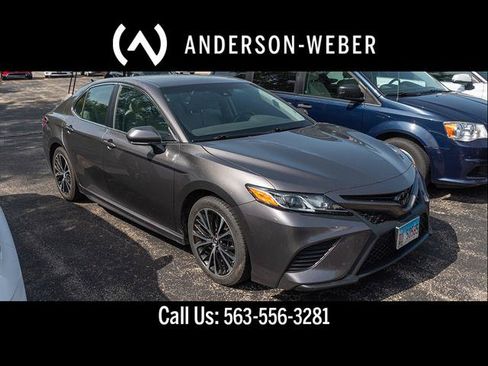 Used 2018 Toyota Camry SE w/ Moonroof Package FWD image 1